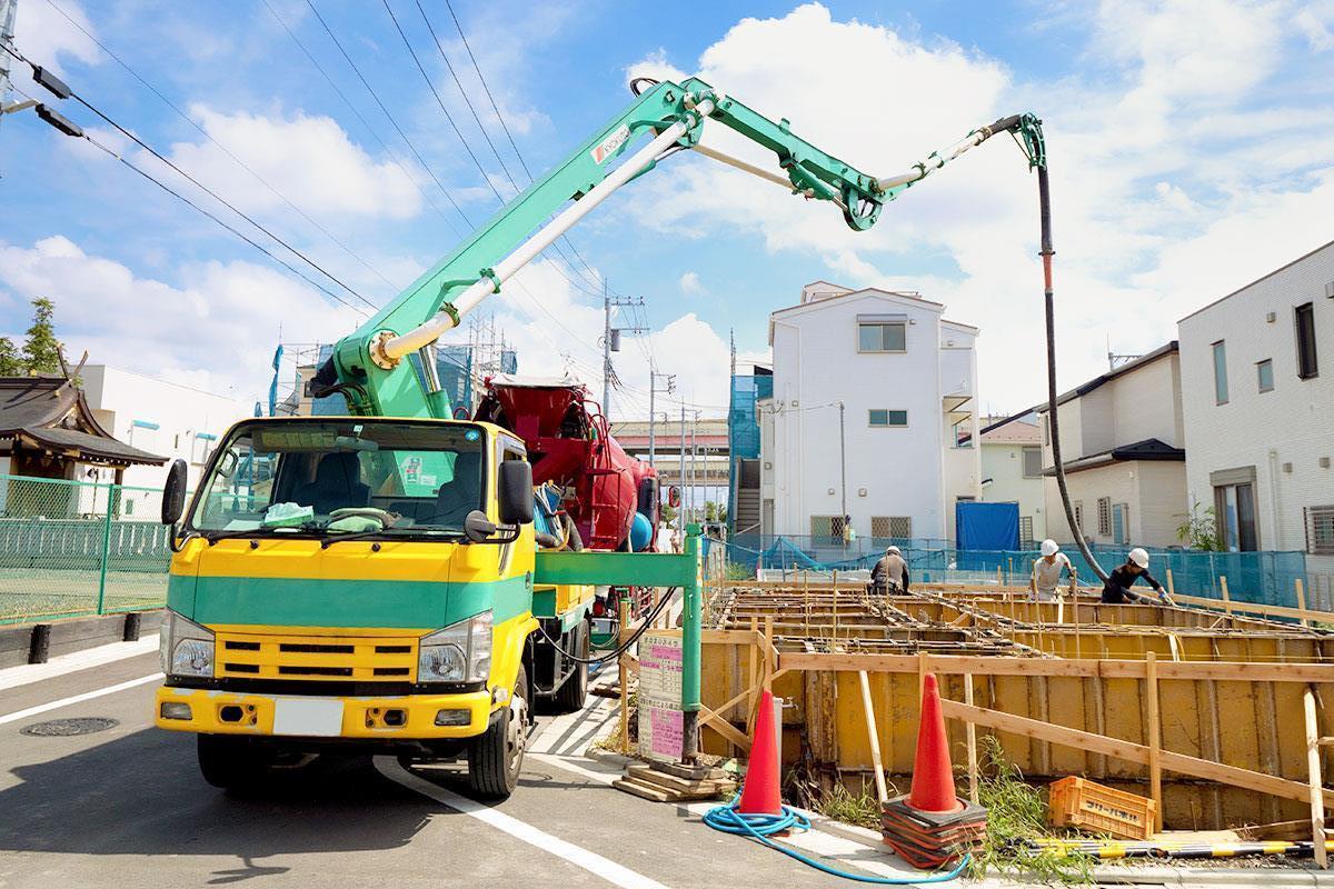 土木作業員の求人をお探しなら、寮完備で日払い、週払いが可能な金沢市にある『有限会社 山建』へ。